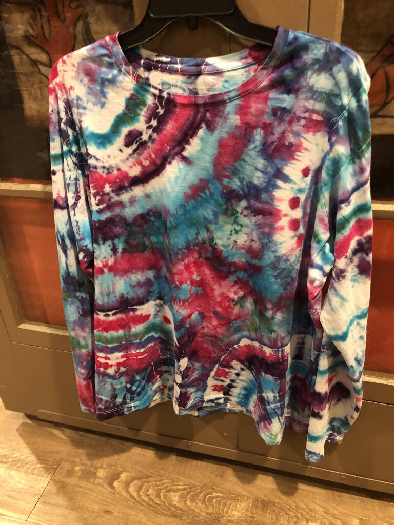 Load image into Gallery viewer, Upcycled ice dyed top
